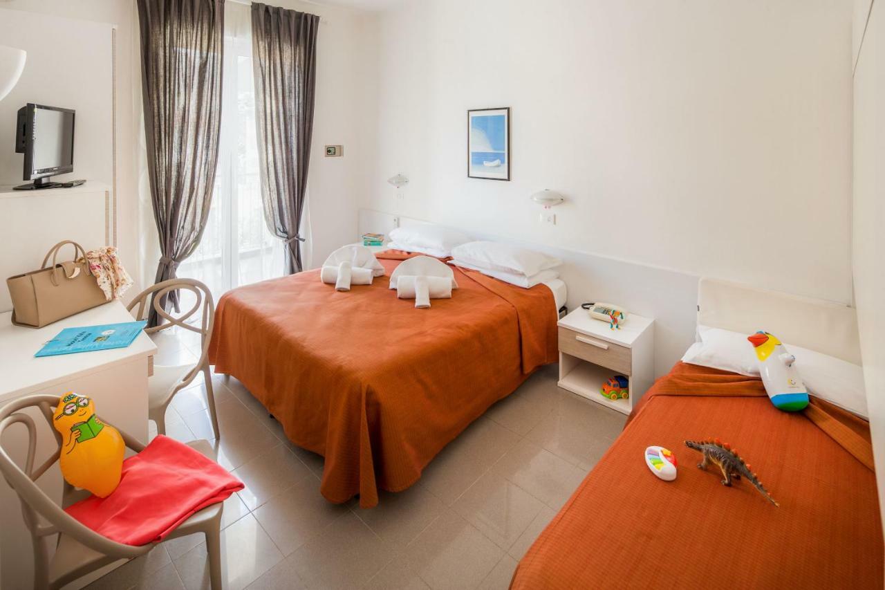 Hotel Villa Teresa Loano Buitenkant foto